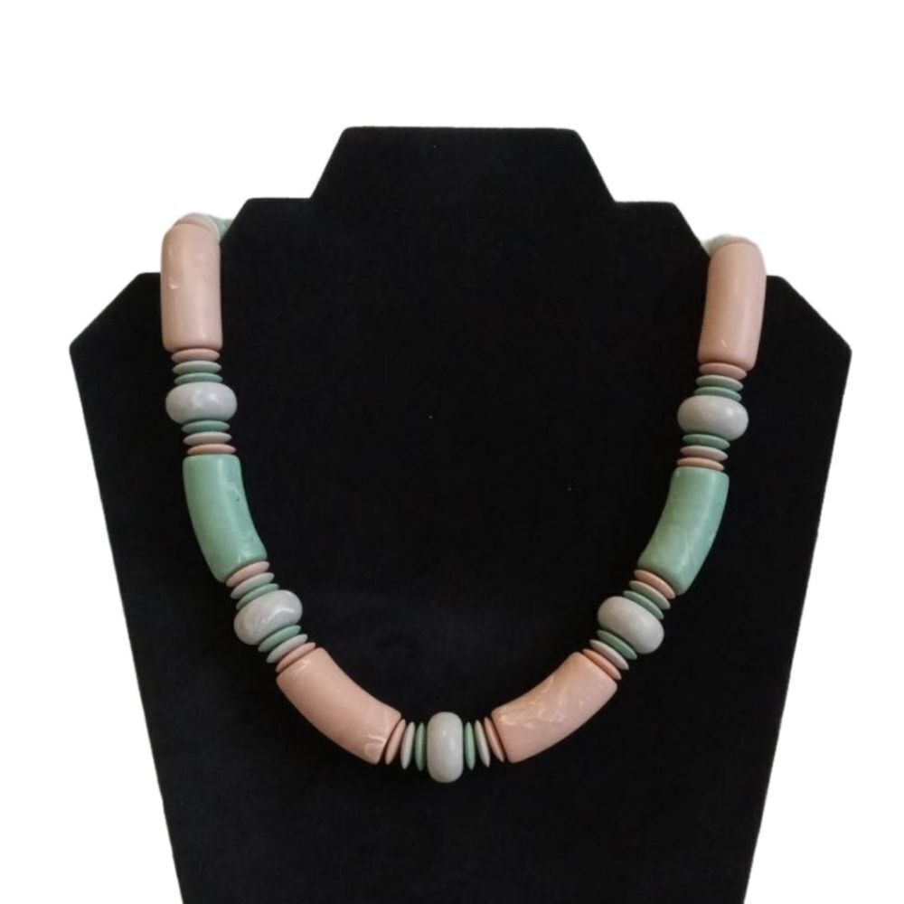 Vintage 90s Avon Marbled Pastel Colorful Assorted Beaded Single Strand Necklace
